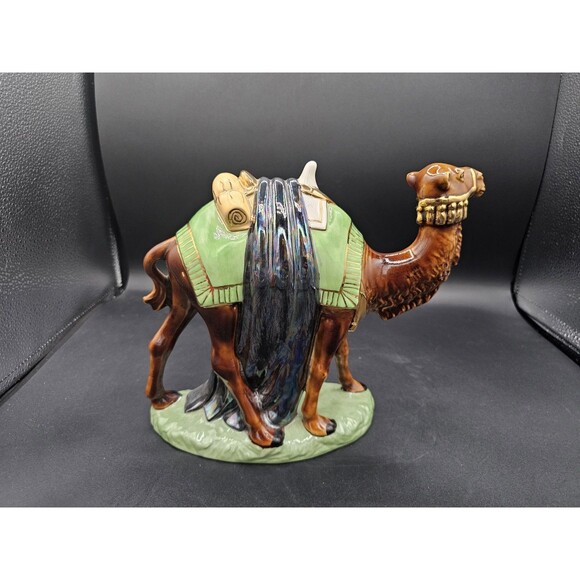 Holland Mold Standing Sitting Camel  Figure Hand Painted Gold Accent Nativity - Picture 3 of 11